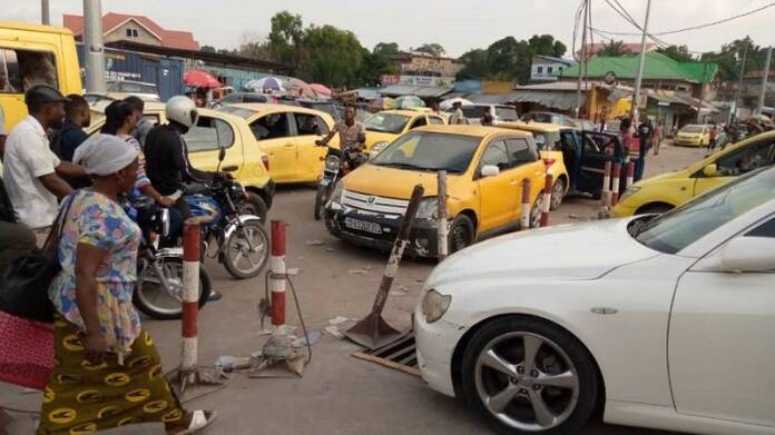 Embouteillage Pompage