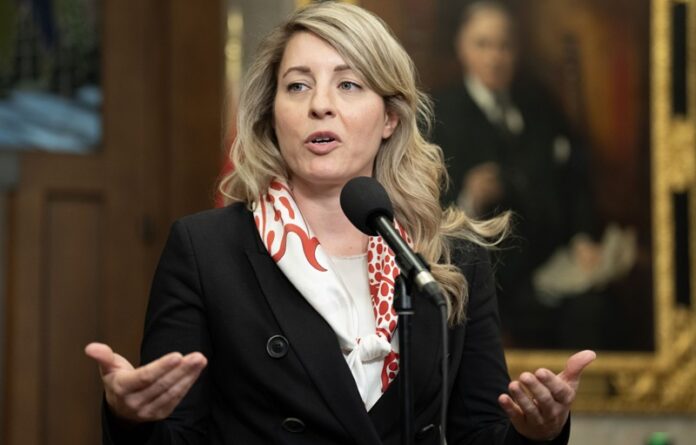 mélanie joly