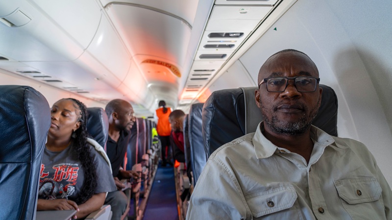 innocent olenga à bord de mwant jet